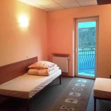 Pod Zamkiem * ריטרו