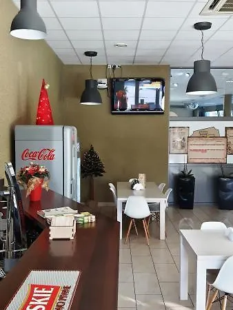 Pod Zamkiem * ריטרו